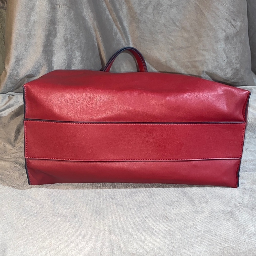 Lulu Dharma Elegant Red Tote Bag - Picture 3 of 8